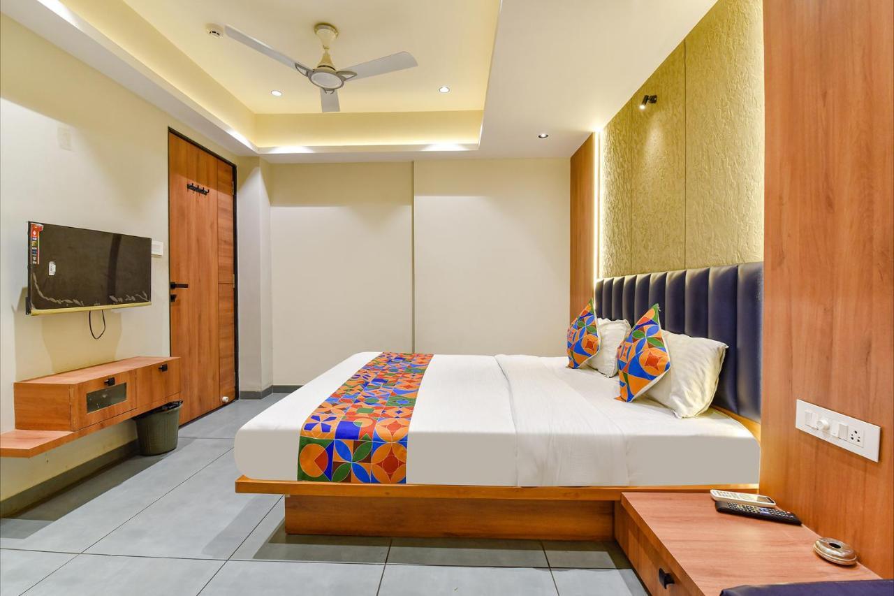 Fabhotel Udhna Inn, Near Udhna Junction سورات المظهر الخارجي الصورة